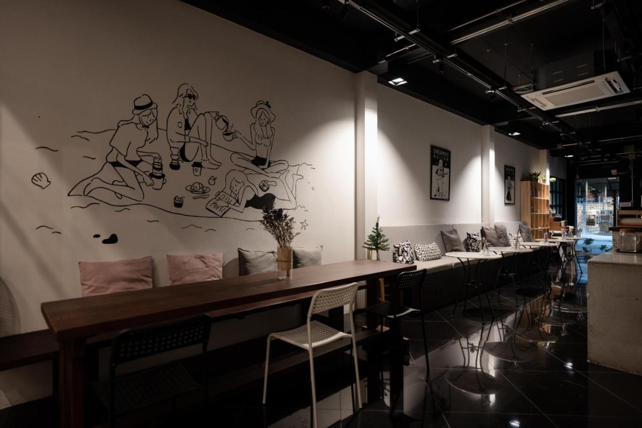 Niece Hostel Phuket - Sha Extra Plus Екстериор снимка