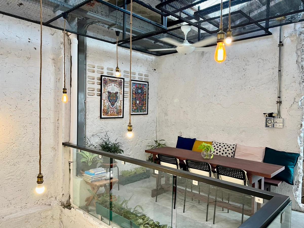 Niece Hostel Phuket - Sha Extra Plus Екстериор снимка