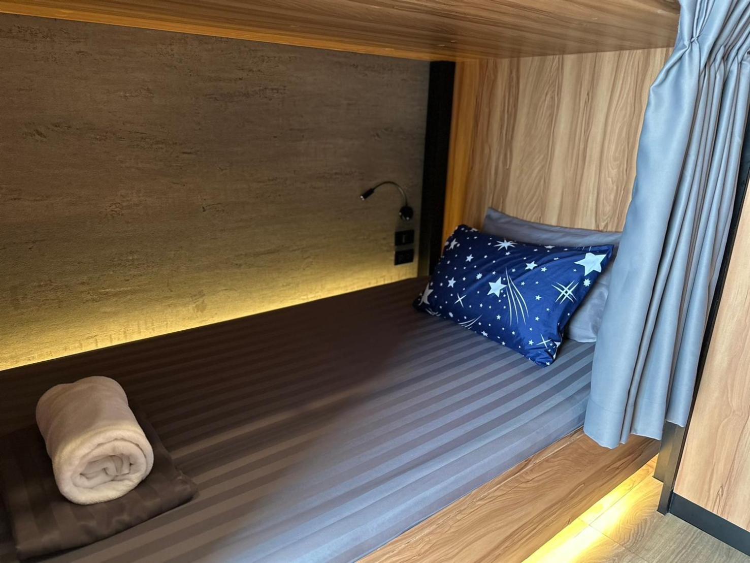 Niece Hostel Phuket - Sha Extra Plus Екстериор снимка