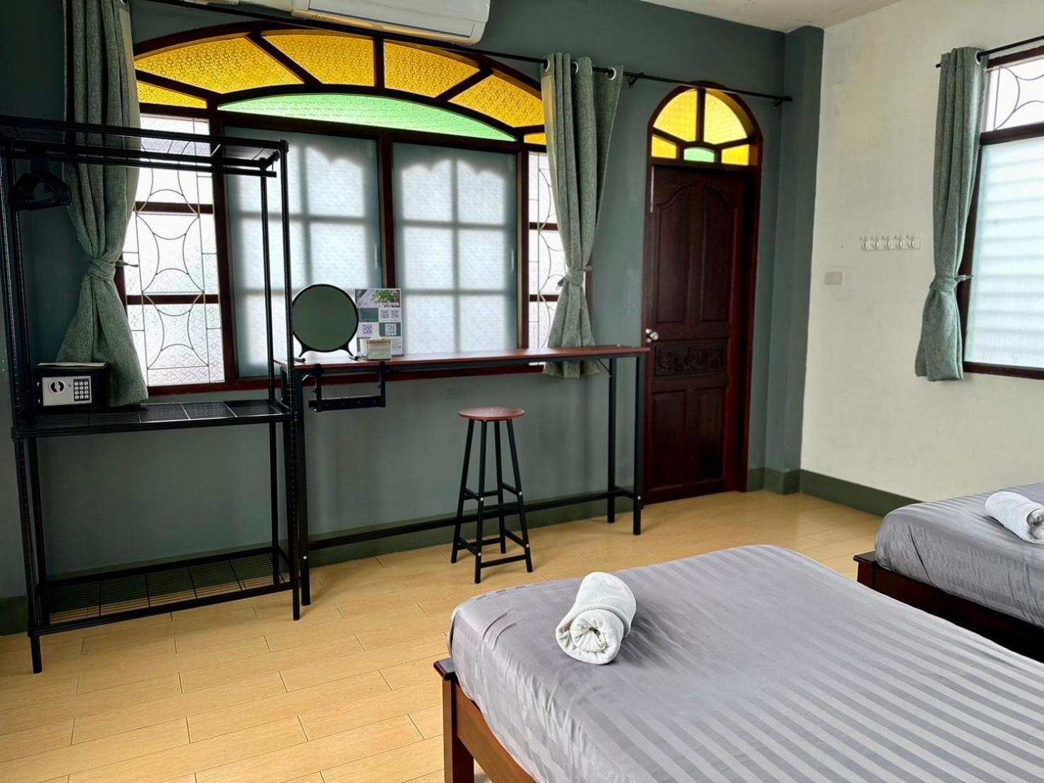 Niece Hostel Phuket - Sha Extra Plus Екстериор снимка