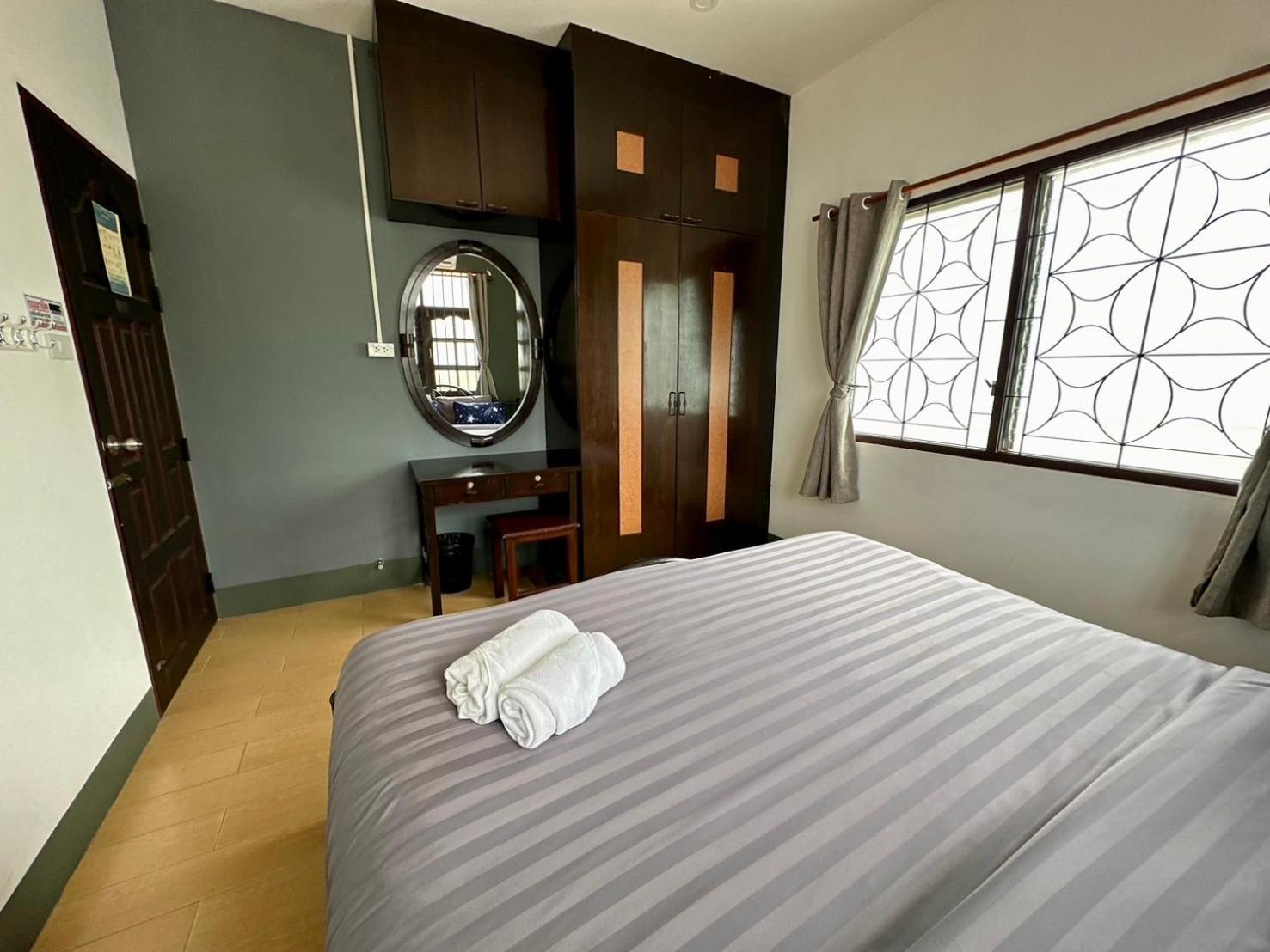 Niece Hostel Phuket - Sha Extra Plus Екстериор снимка