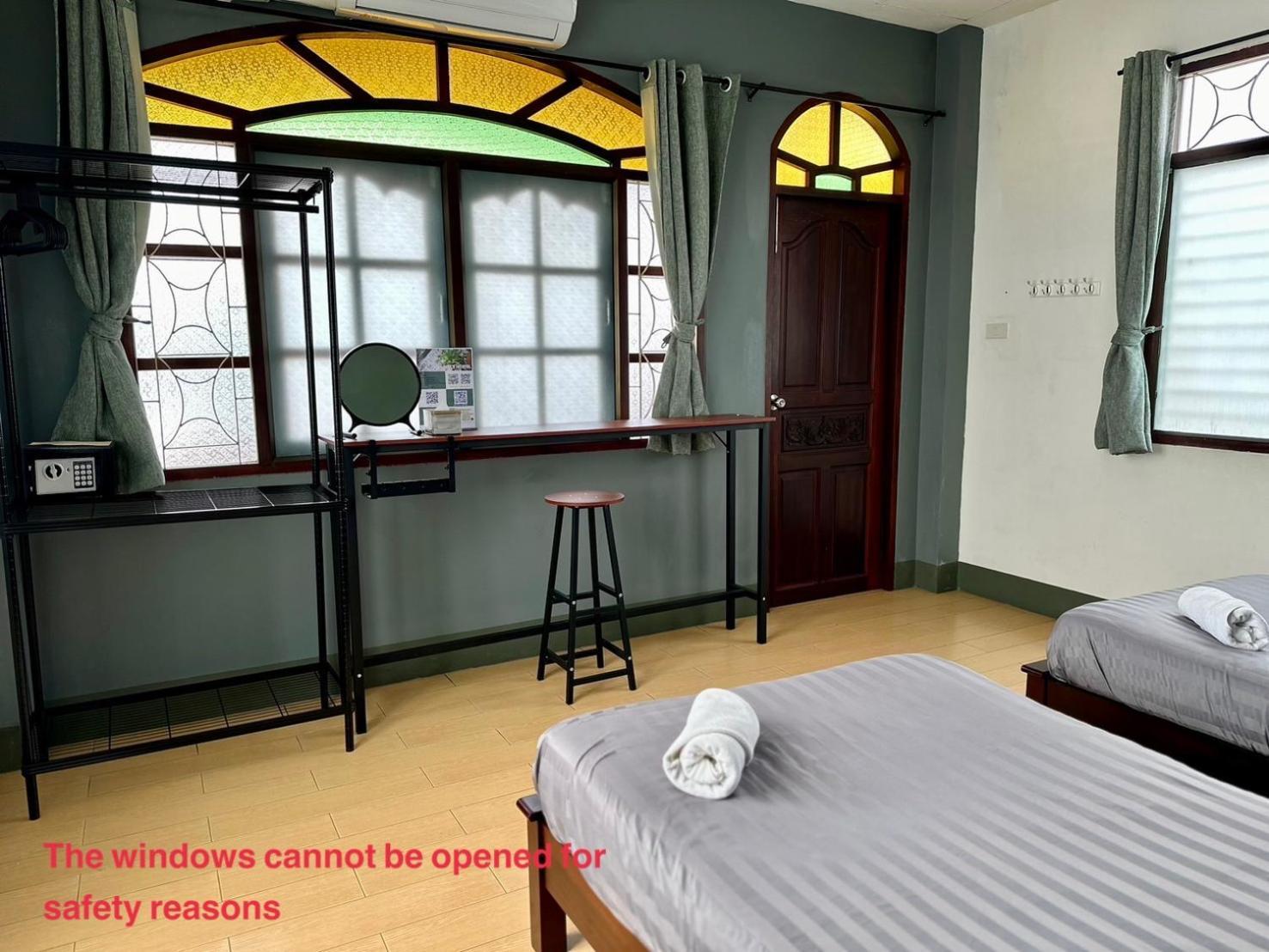 Niece Hostel Phuket - Sha Extra Plus Екстериор снимка
